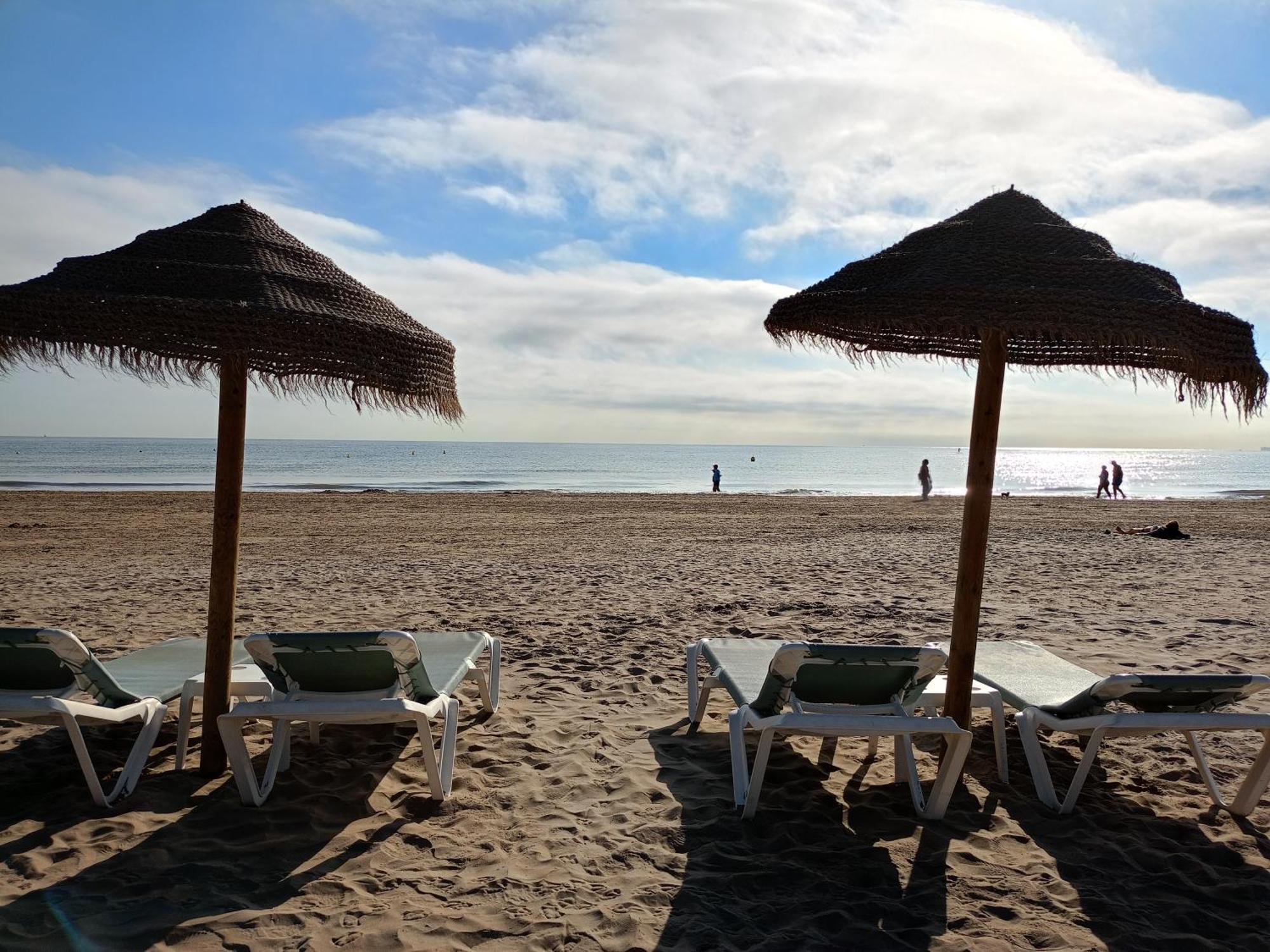 Apartamento Dos Habitaciones Primera Linea De Playa Valência Exterior foto